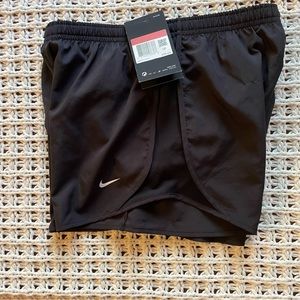 Nike dri-fit girls large black shorts